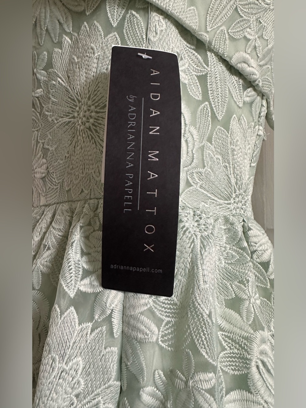 Aidan Mattox Adrianna Papell Size 6 Embroidered Off-Shoulder Gown Dress Mint NWT - Picture 2 of 6